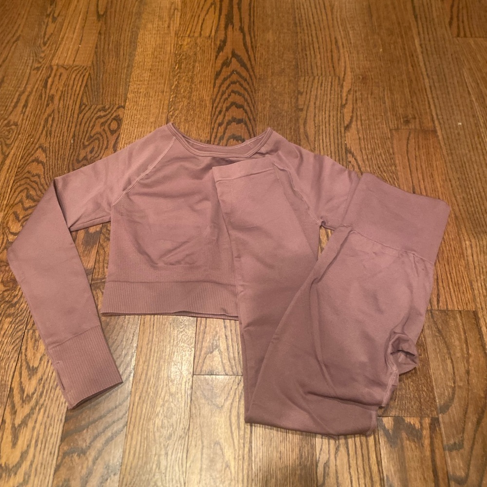 Hotexy Two Piece Workout Set - Picture 6 of 14